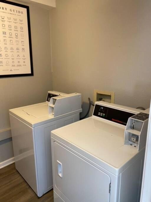 The Bernice - 2 Bedroom Apt In Quilt Town, Usa Hamilton Luaran gambar